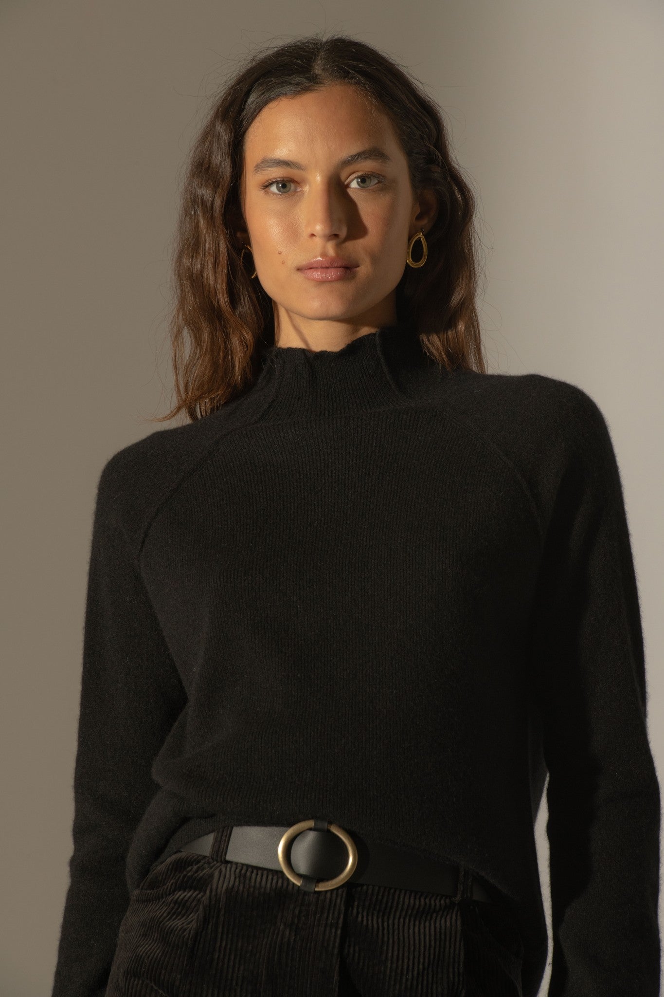 mollayra pull col montant noir 100% cachemire