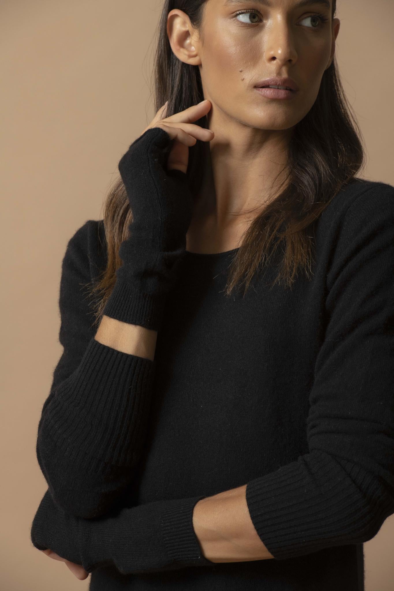 MOLLI robe col rond noir 100% cachemire