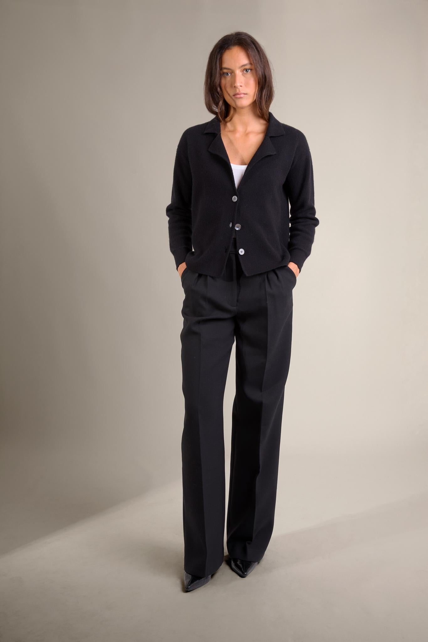NESSA veste boutonnée col tailleur noir 100% cachemire