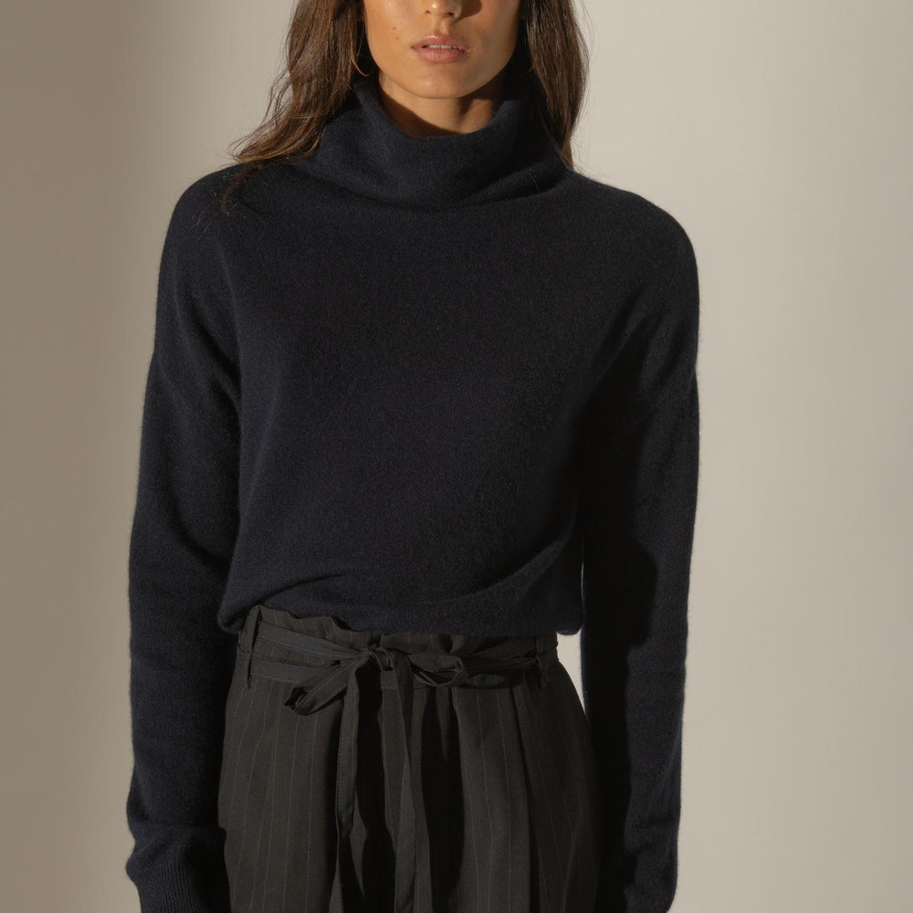 NETHAN pull col montant navy 100% cachemire