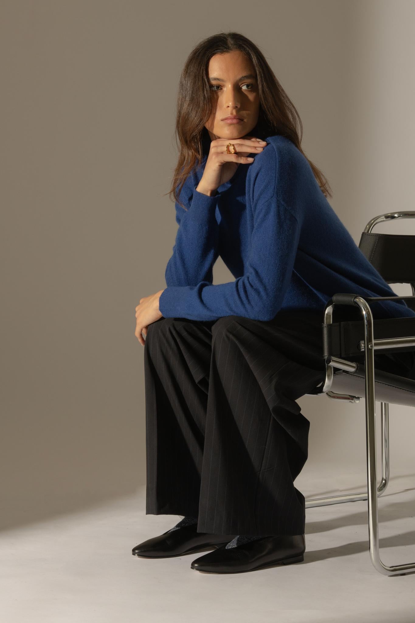 NETHAN pull col montant outremer 100% cachemire