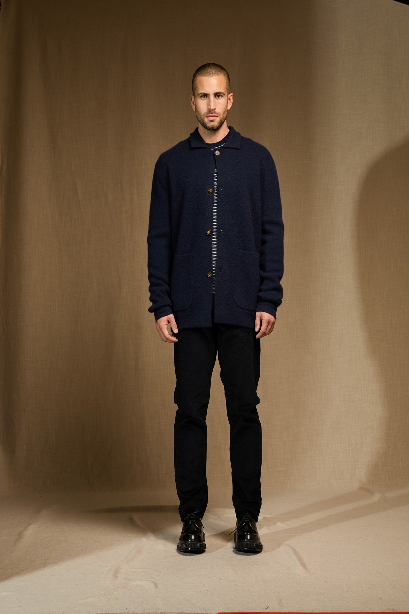 nick veste boutonnée col chemise navy 100% cachemire