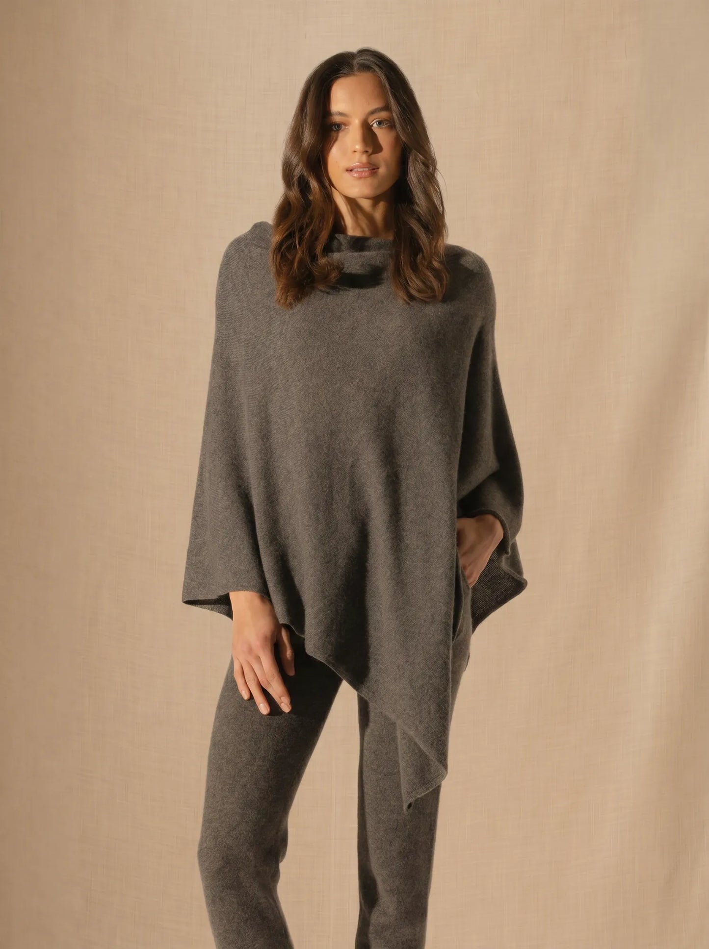 TAMARA poncho anthrazit meliert
