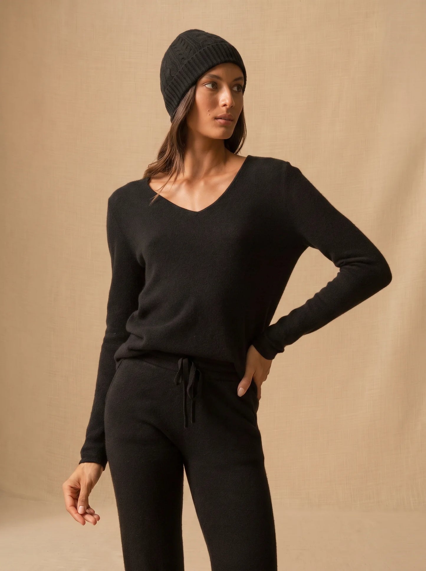 SHANNON sweater v-neck black
