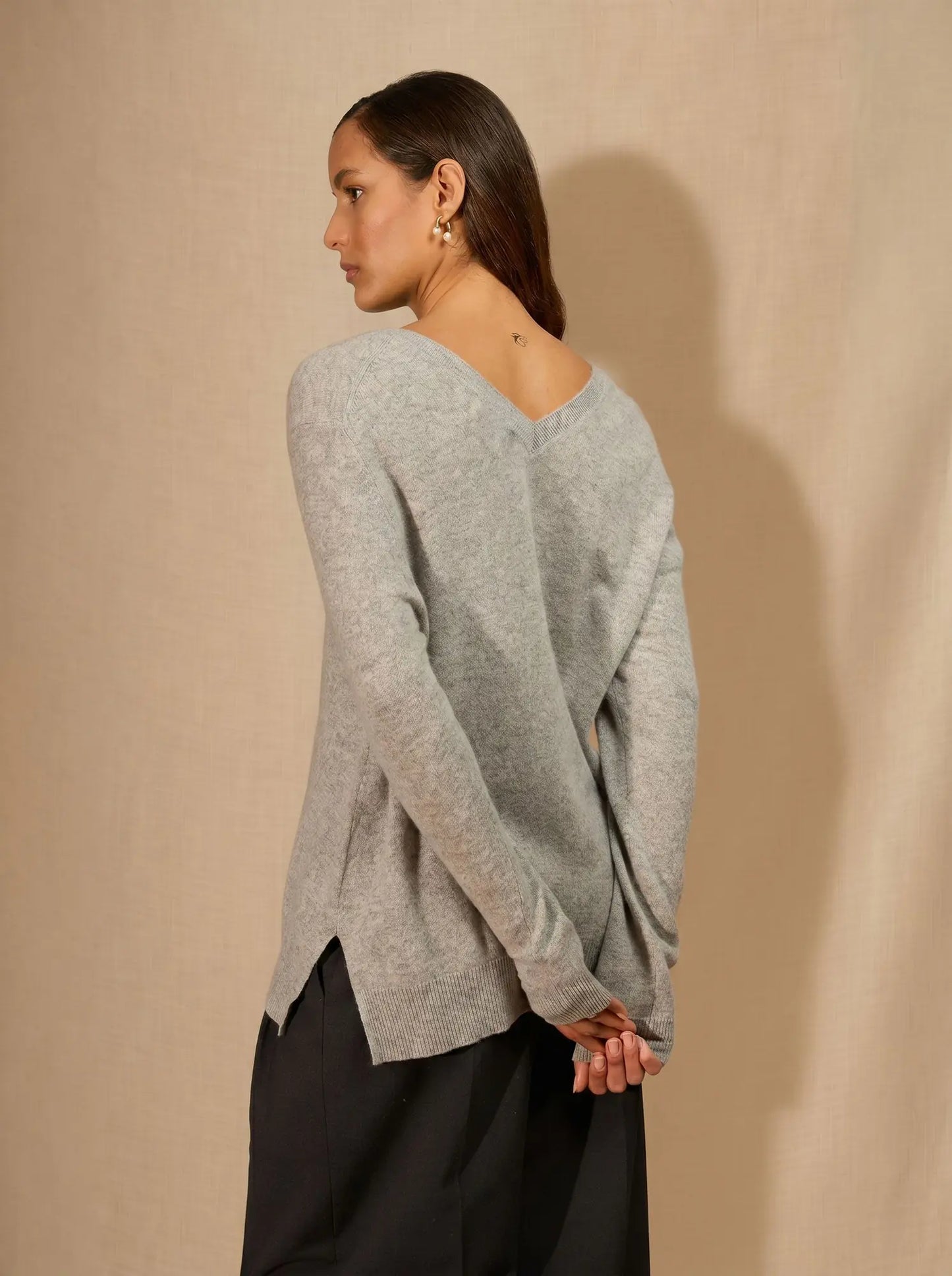 LOVA sweater v-neck devant and dos heather cloud
