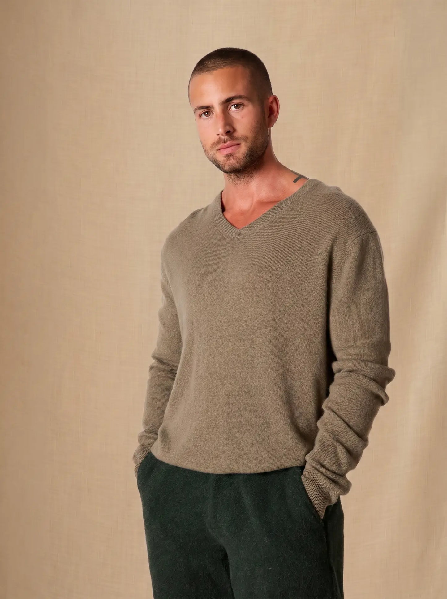 ALEXANDER sweater v-neck army green