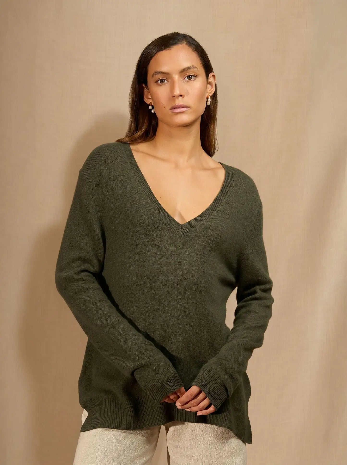 LOVA sweater v-neck devant and dos khaki