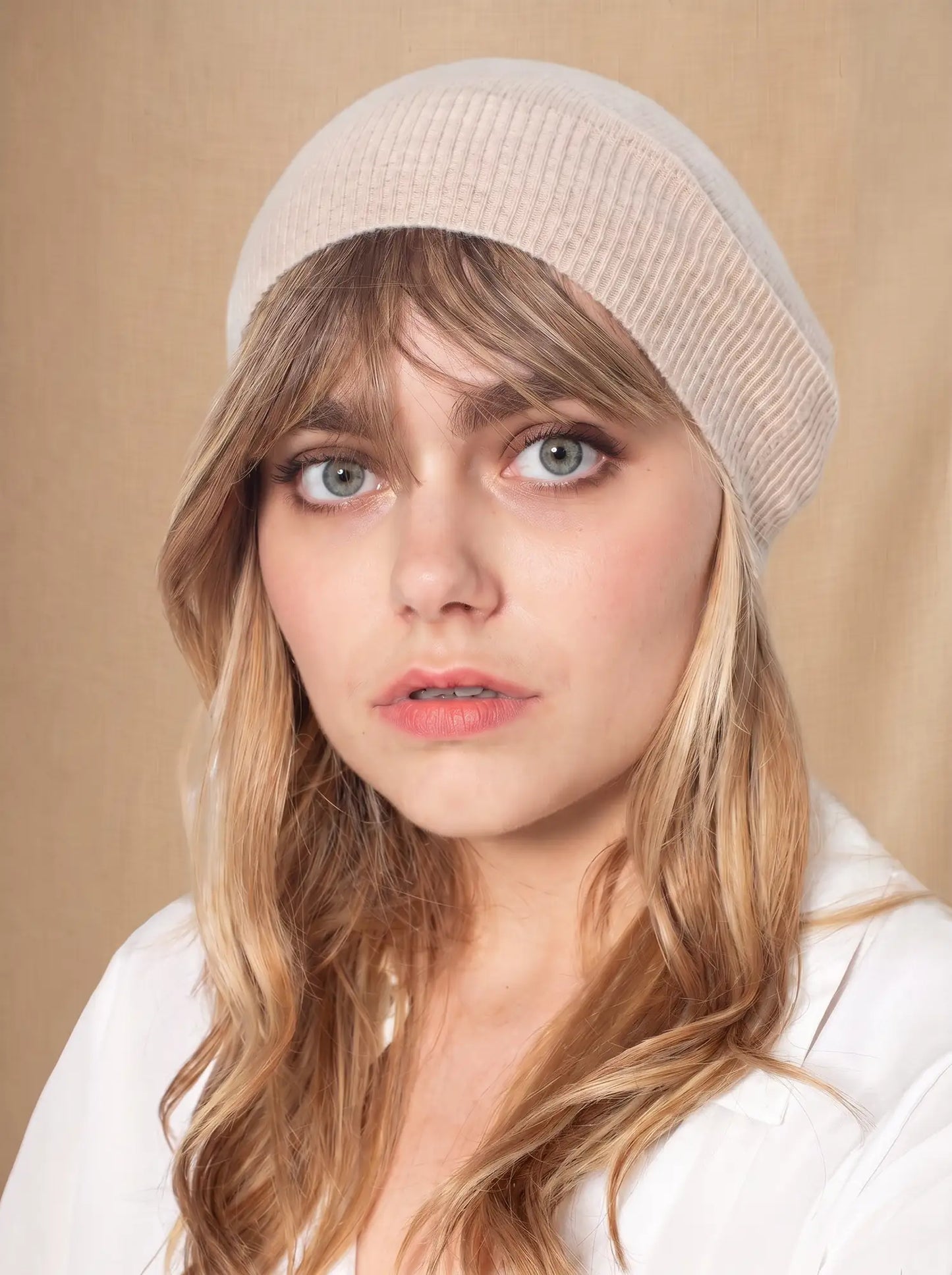 FAITH beanie sand