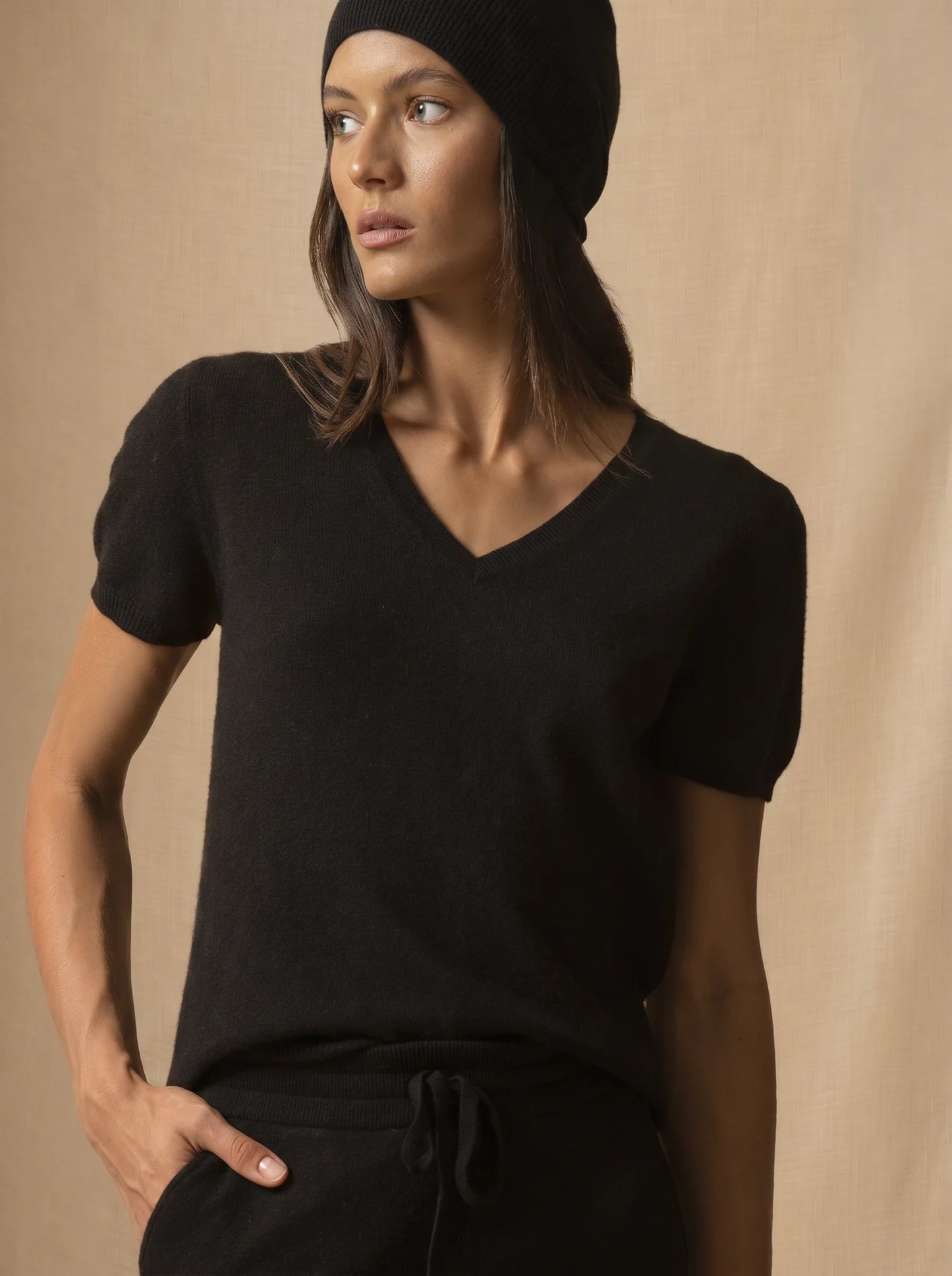 EFIMIA t-shirt v-neck black