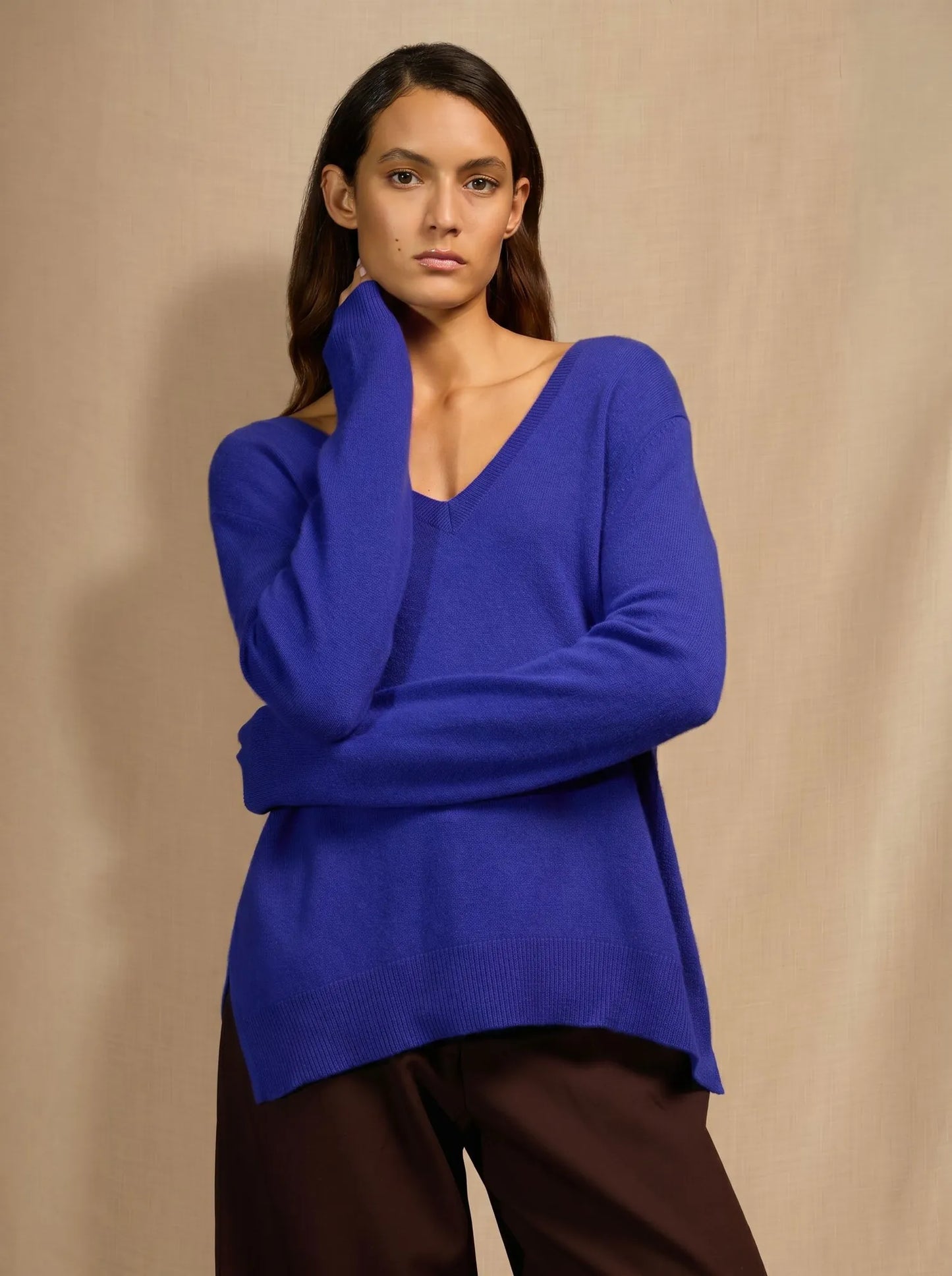 LOVA sweater v-neck devant and dos indigo