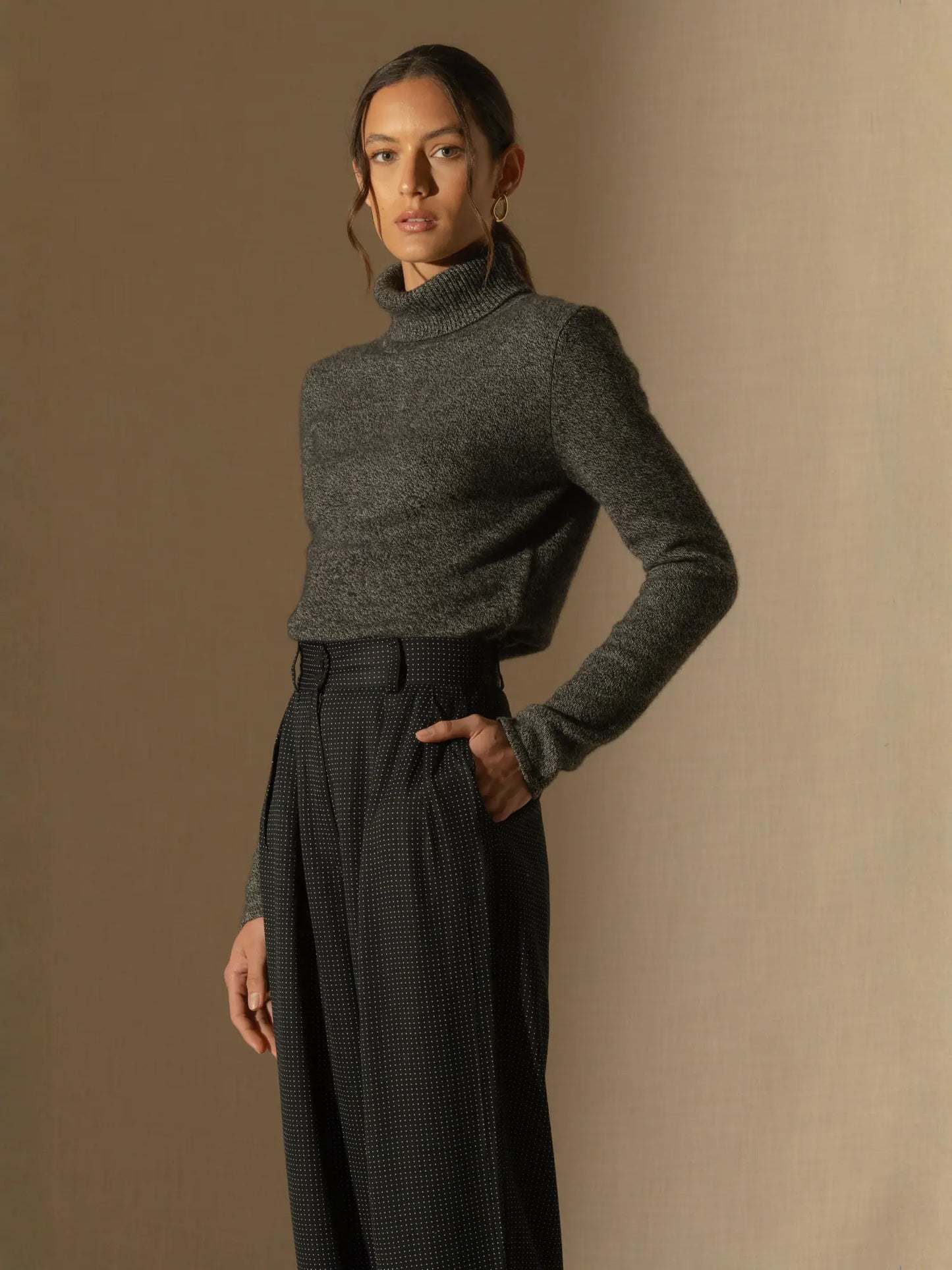 WILLOW sweater turtleneck 4 ply black and white