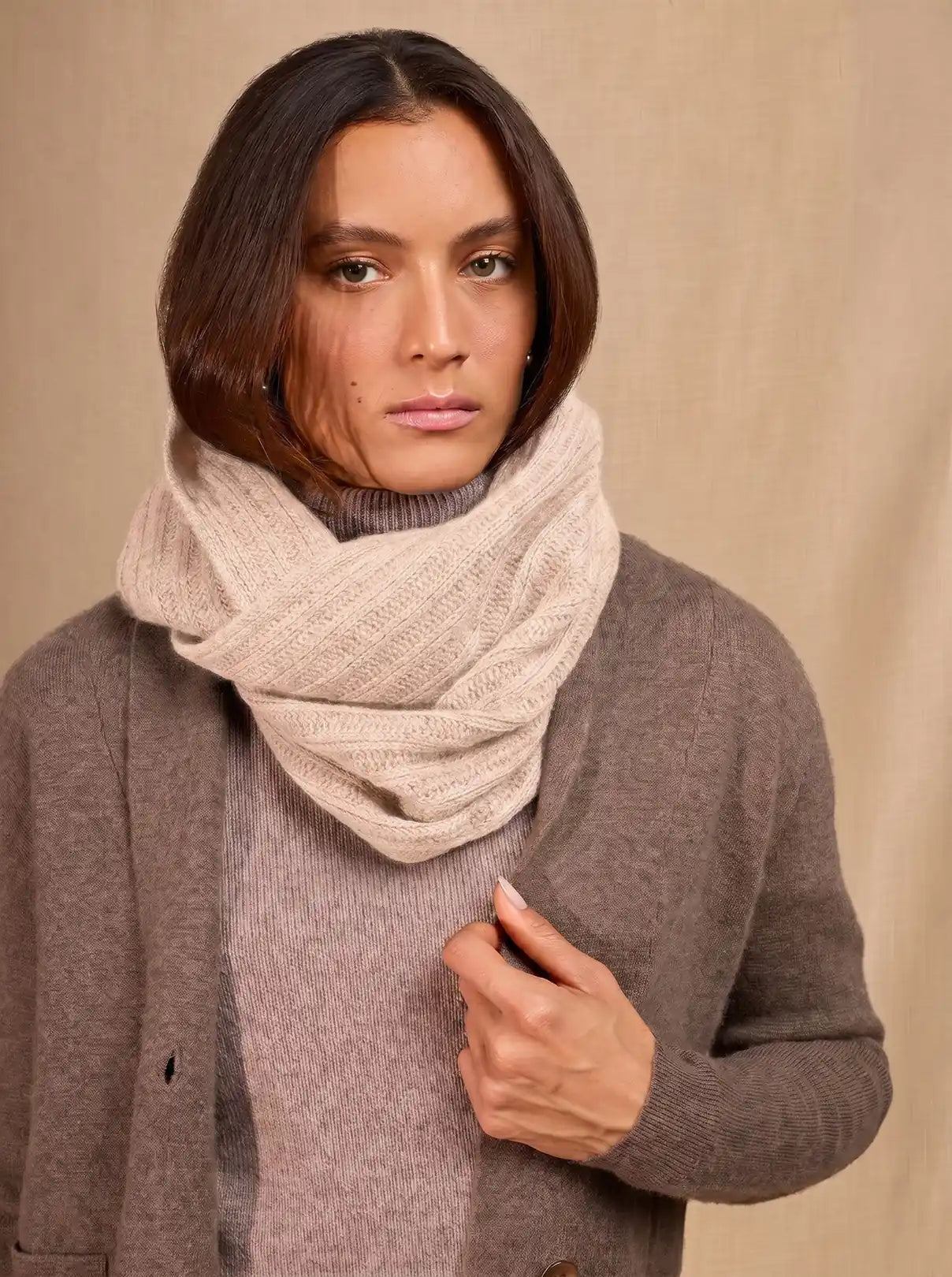 CLODY neck warmer 4 ply heather beige