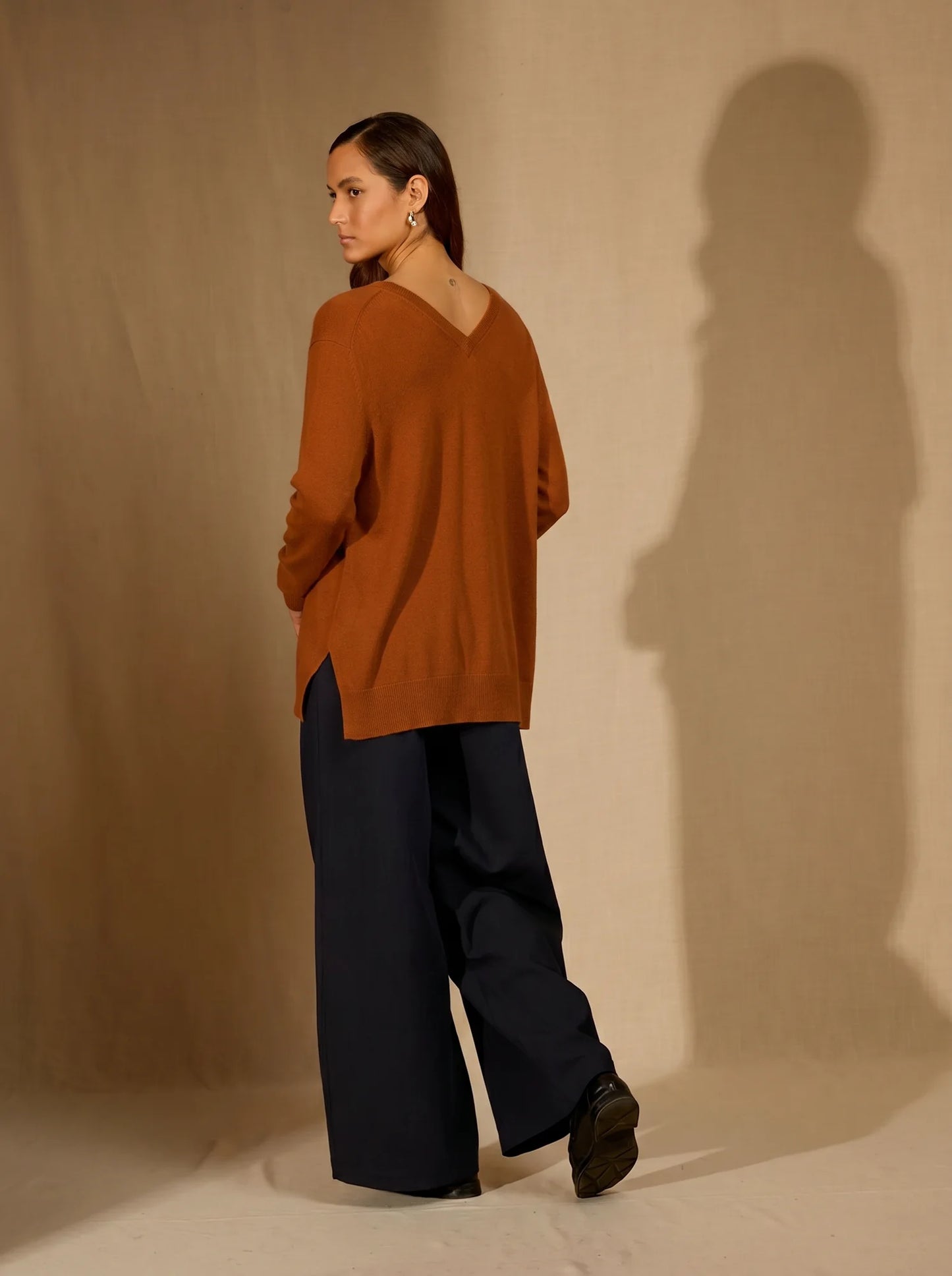 LOVA sweater v-neck devant and dos auburn