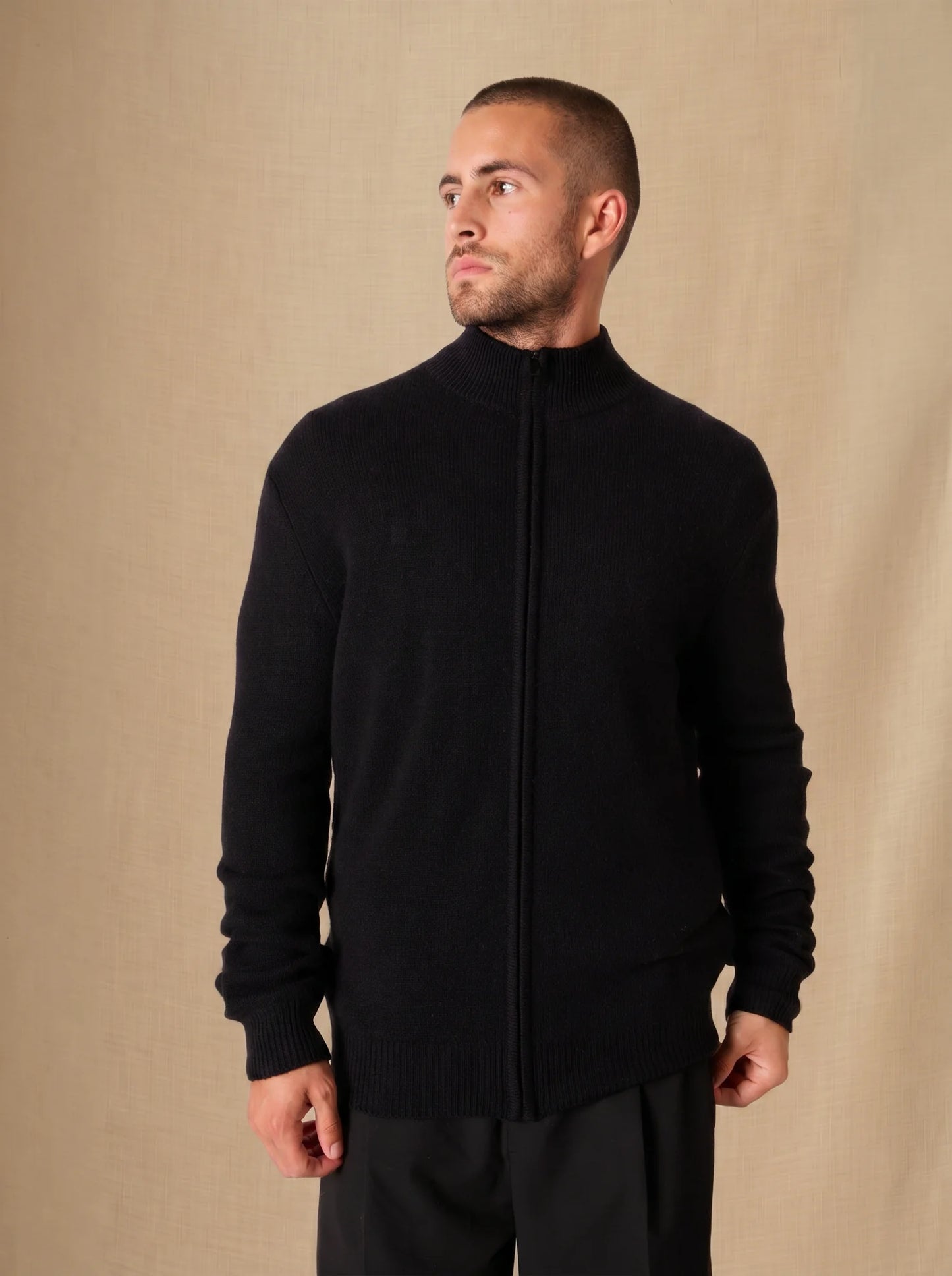 LEO vest zipped col cuffed beanie 4 ply black