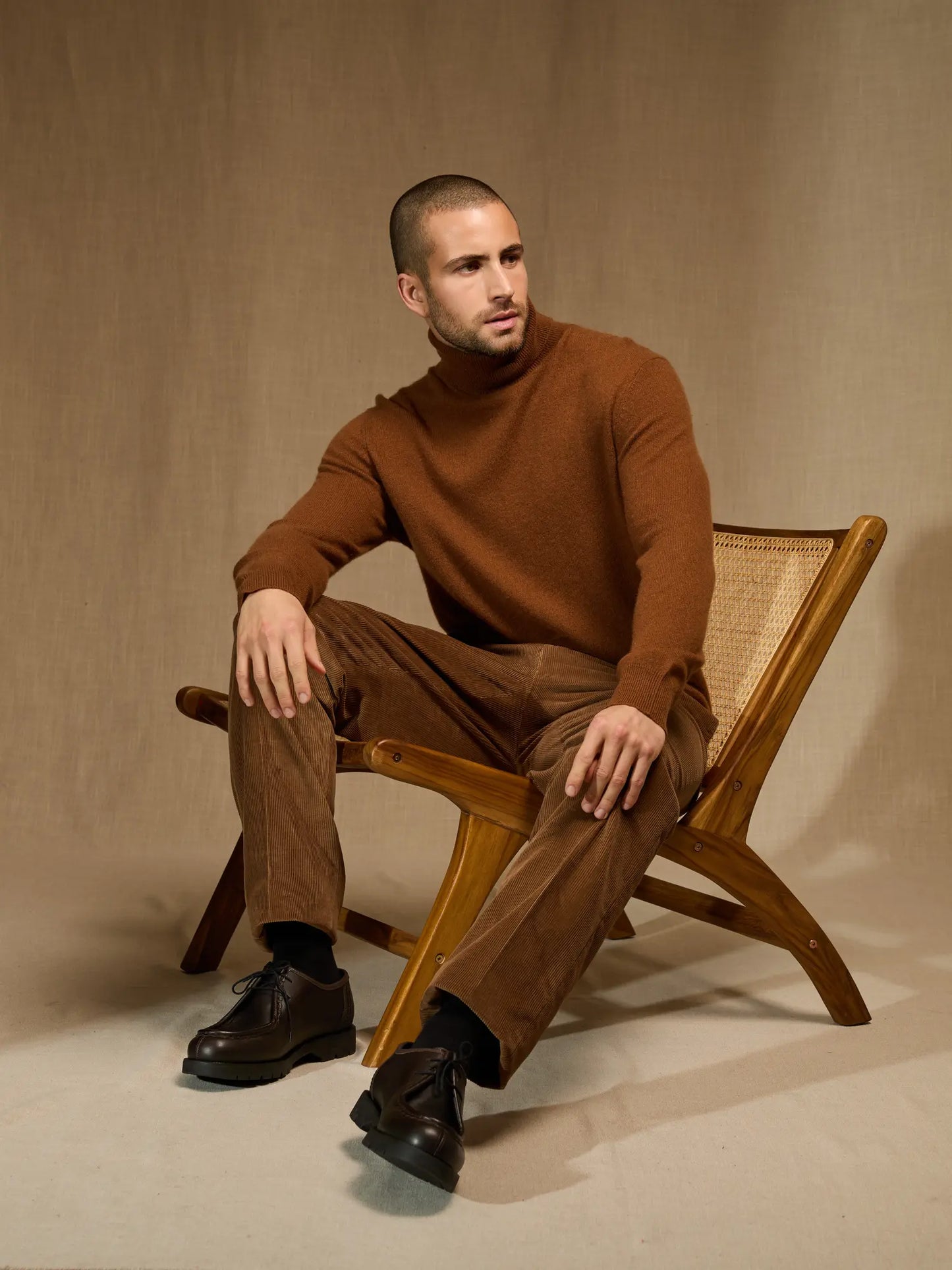 TREVOR sweater turtleneck chestnut