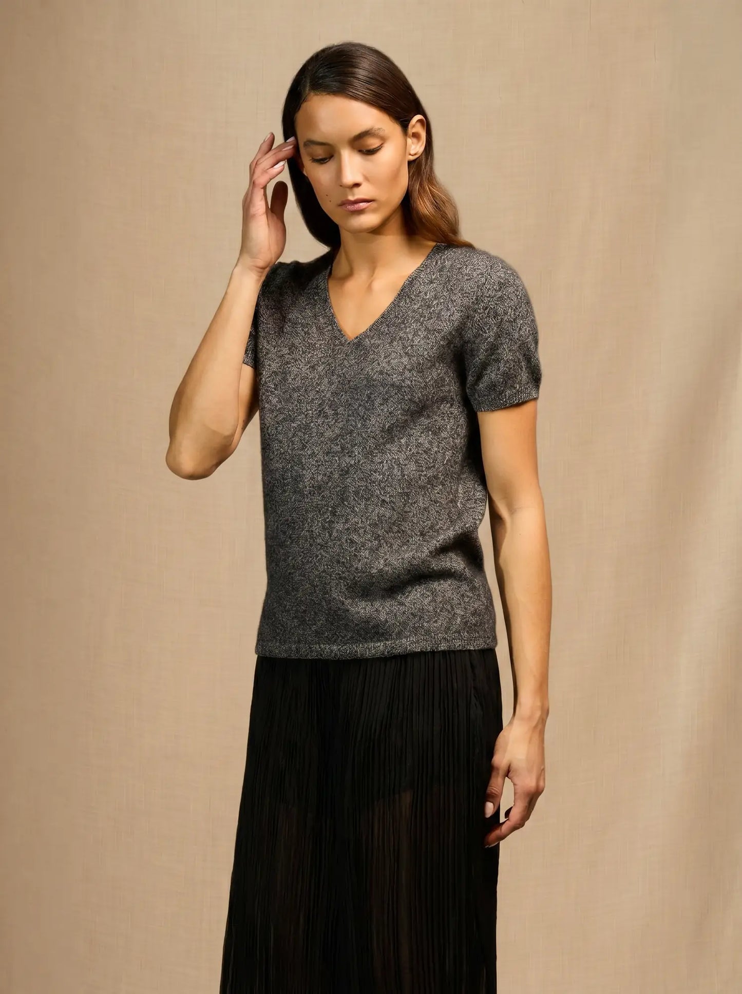 EFIMIA t-shirt v-neck black and white