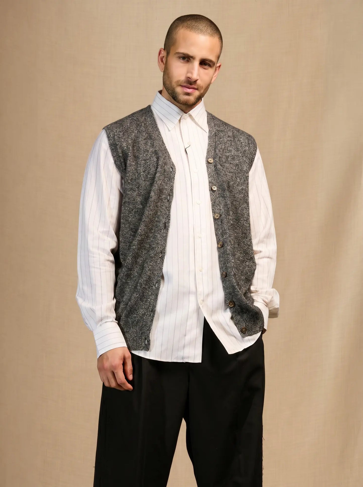 ARTHUR cardigan v-neck sleeveless black and white