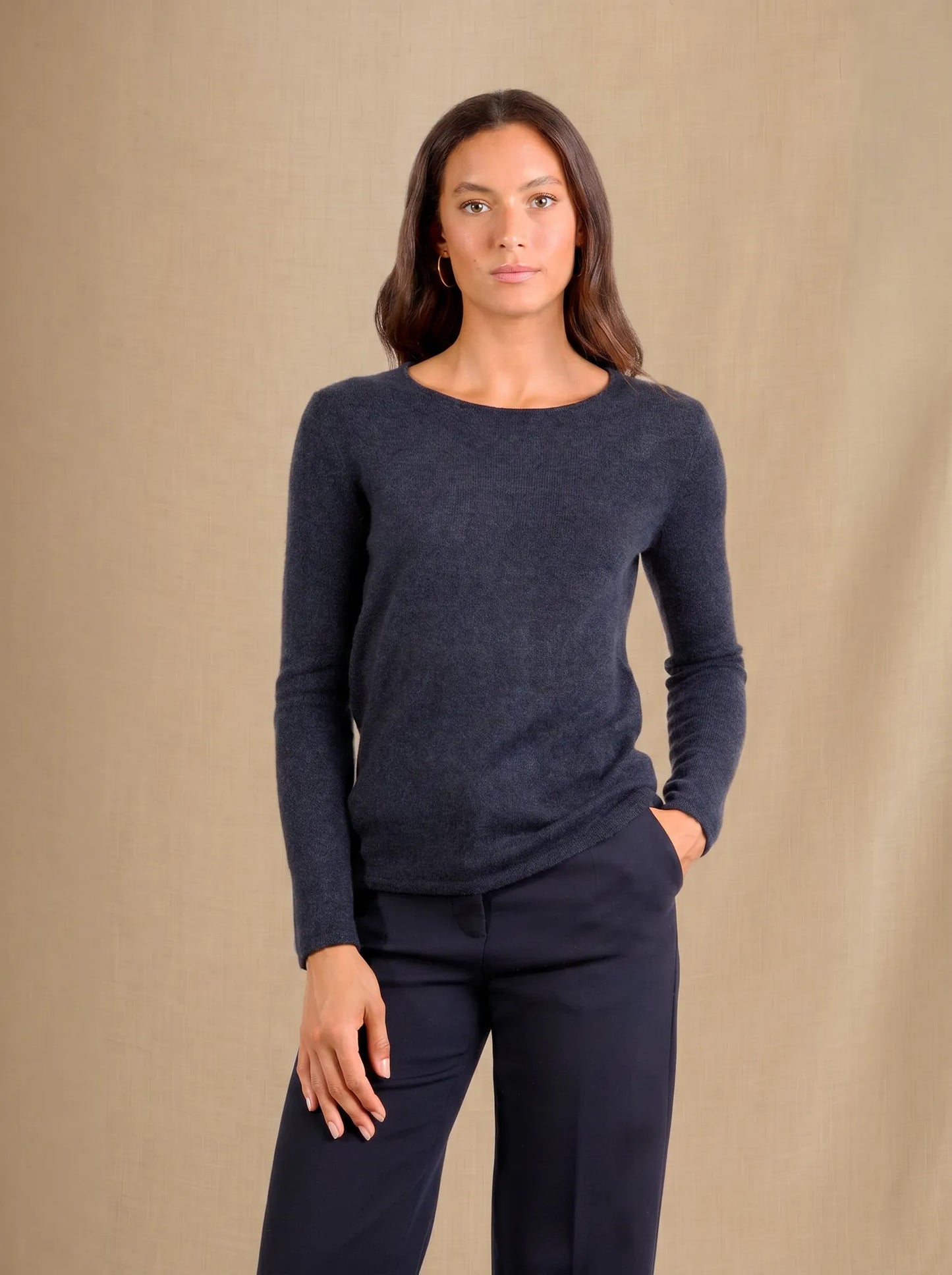 OPRAH sweater crew neck caviar