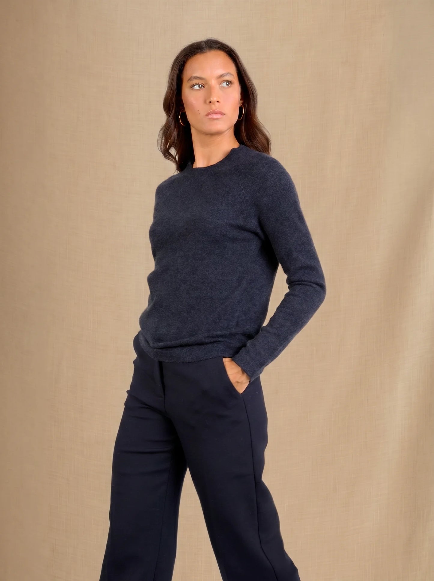 WHITNEY sweater crew neck caviar
