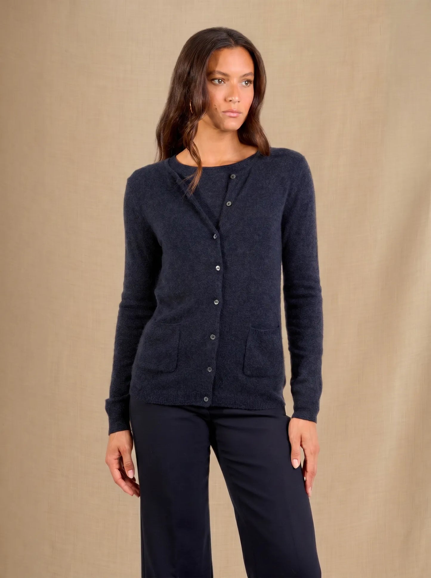 AMY cardigan crew neck caviar