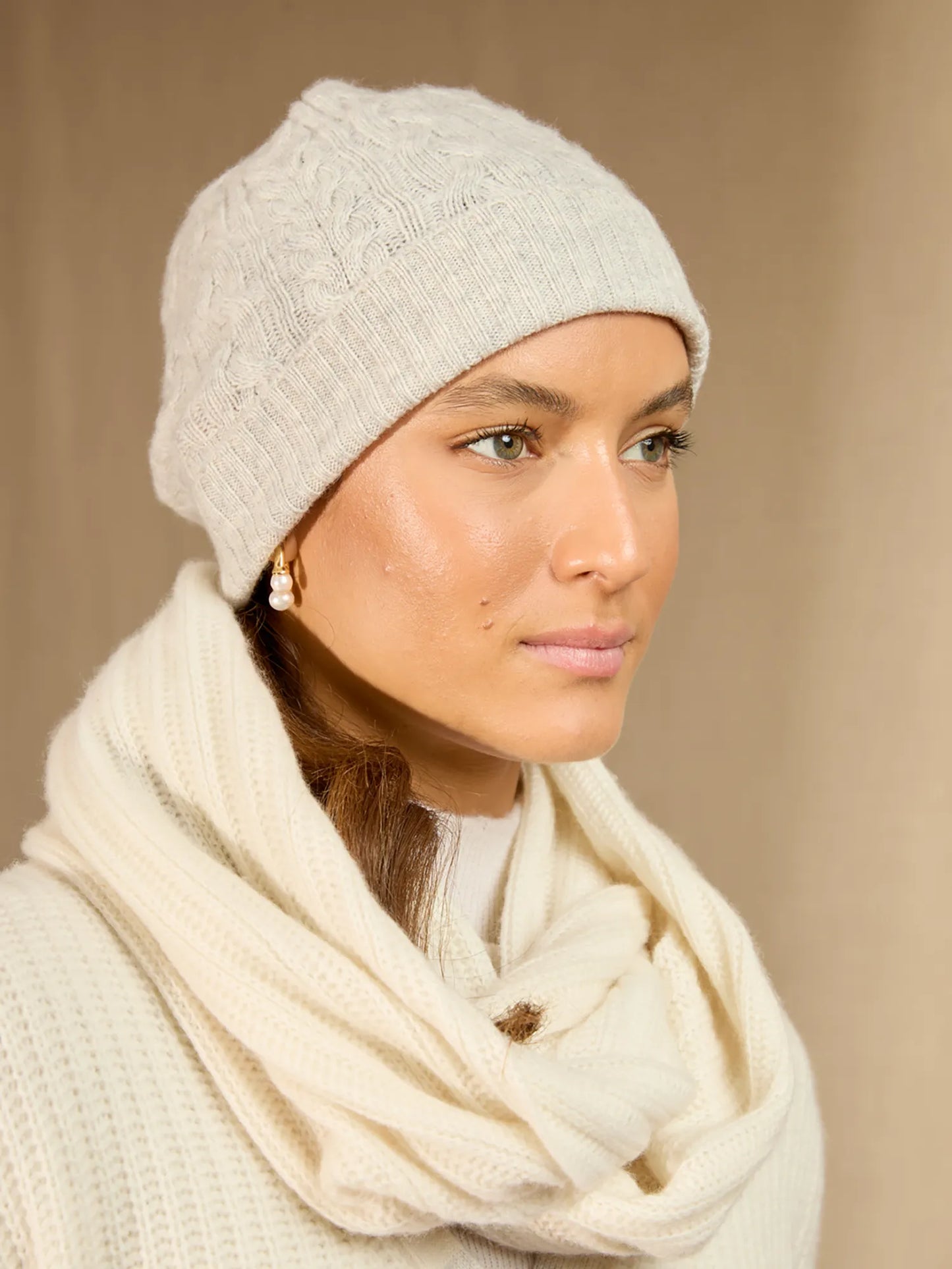 CLODY neck warmer 4 ply ivory