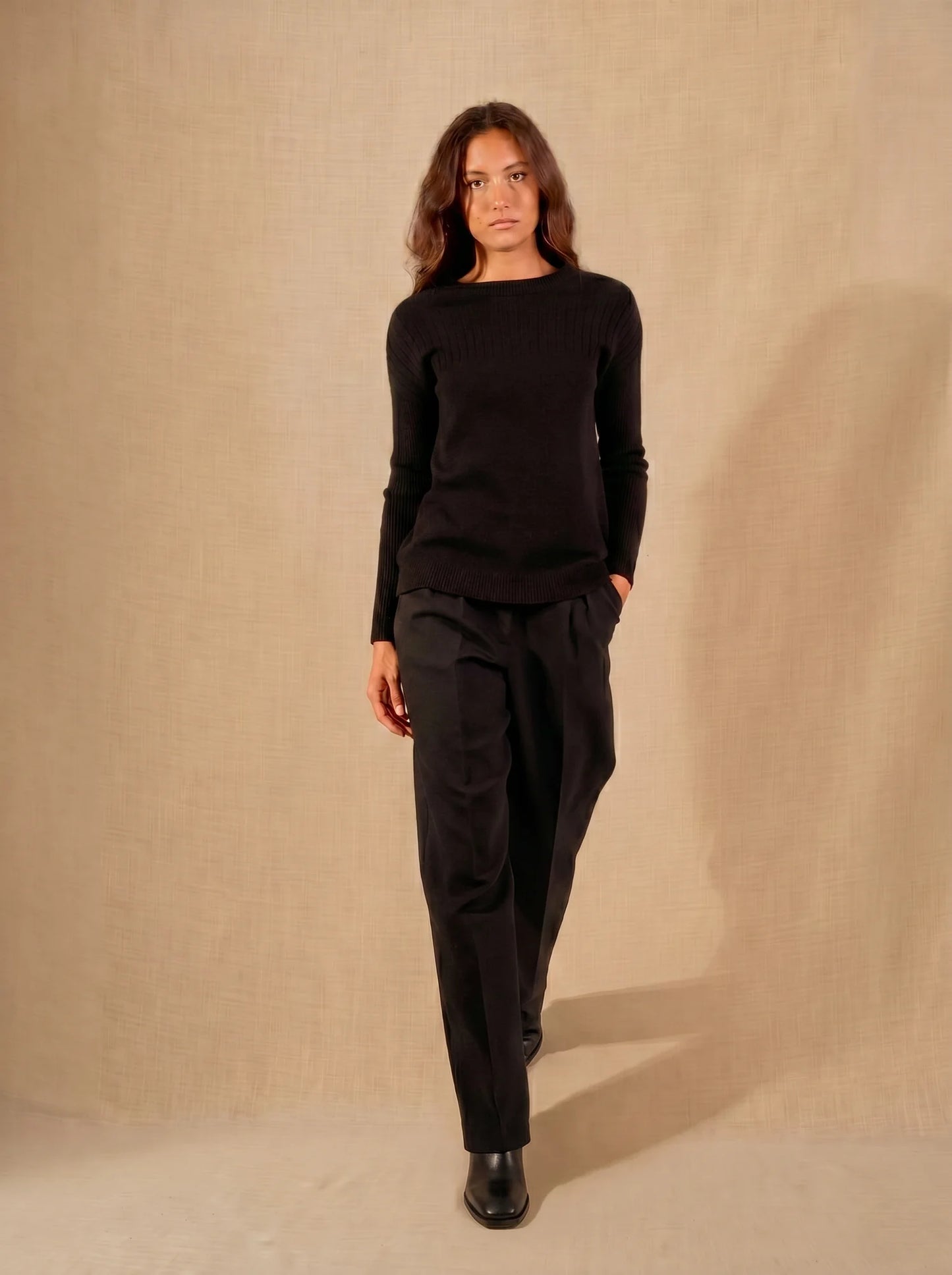 AMVIRA sweater crew neck black