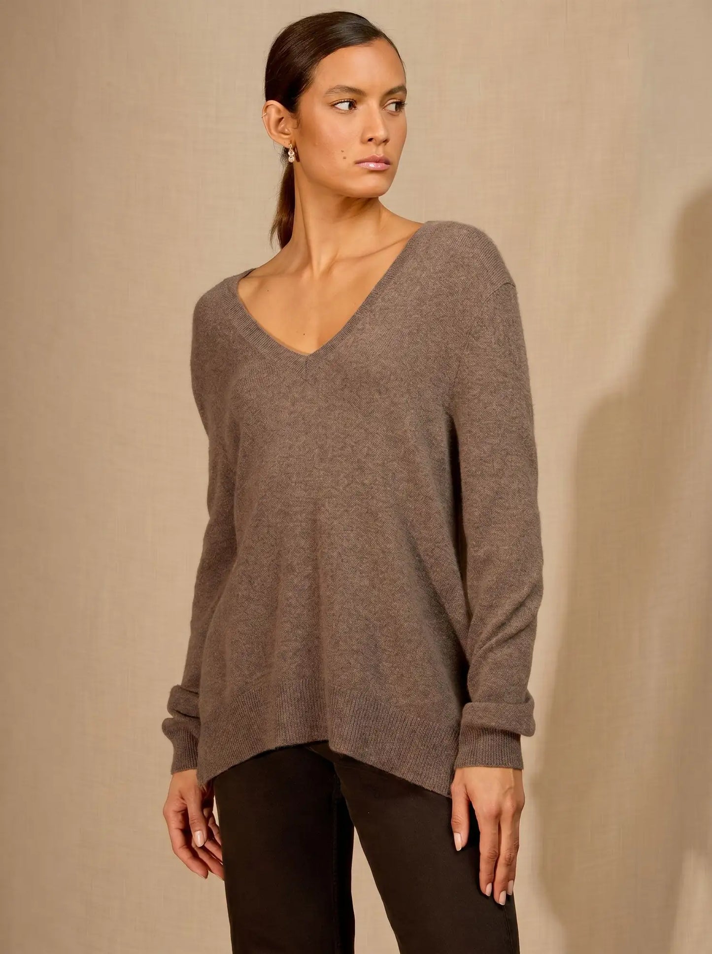 LOVA sweater v-neck devant and dos heather taupe