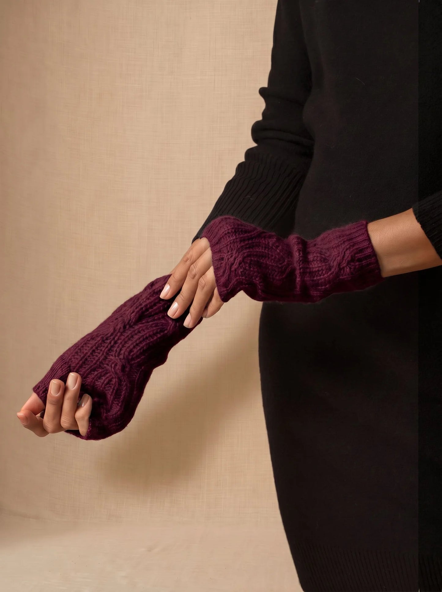 JELO fingerless gloves 6 ply blackberry