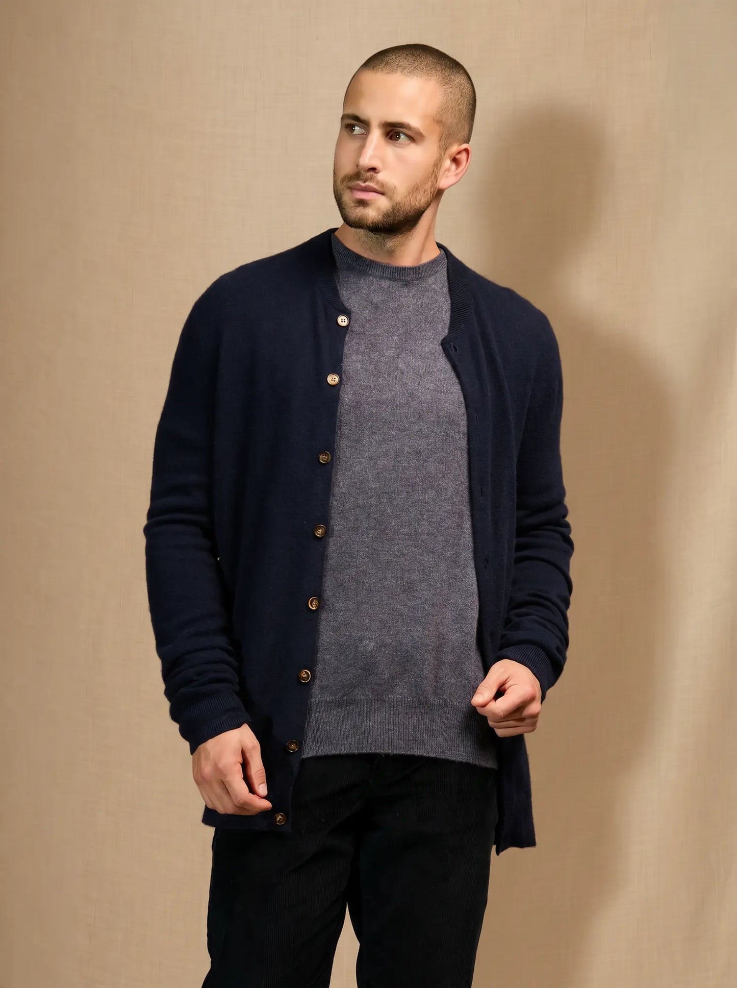 LOERIS strickjacke rundhalsausschnitt marineblau