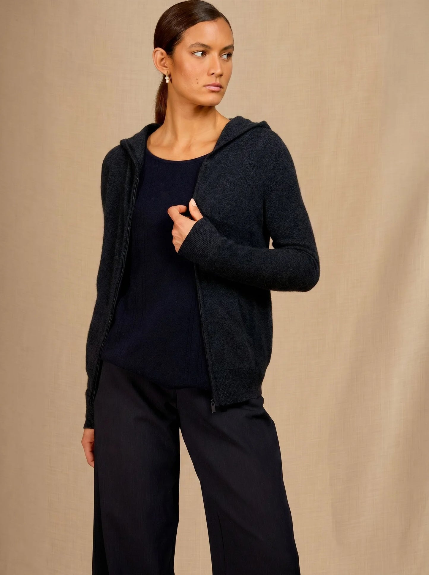 EMMA vest zipped hooded caviar