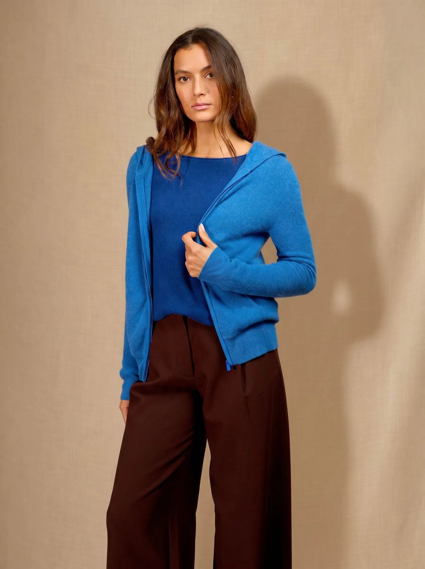 EMMA vest zipped hooded electric blue