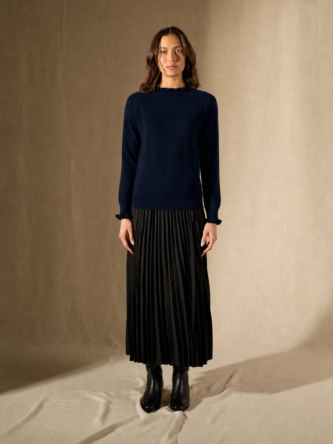 ARLENIA Pull Col Rond Volant Poignet et Col Bleu Marine