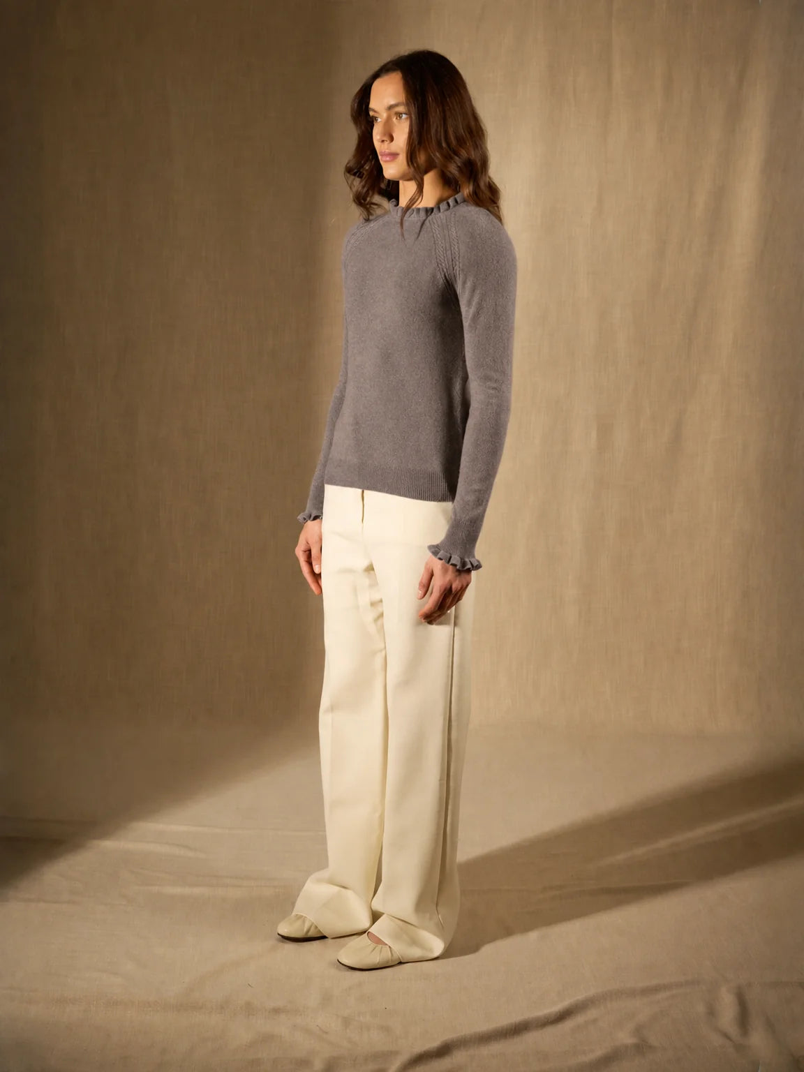 ARLENIA Pull Col Rond Volant Poignet et Col Taupe Chiné