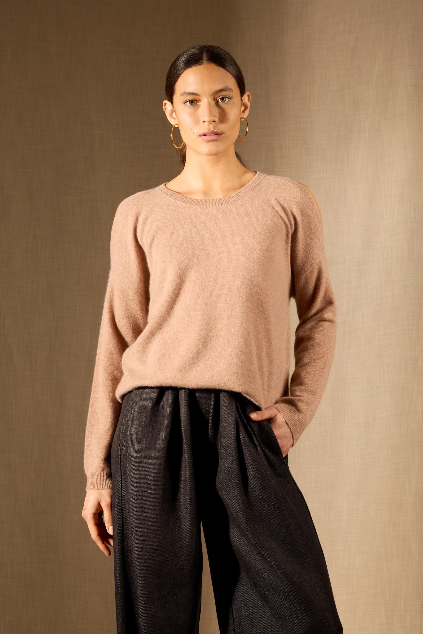 POKA pull col rond fentes épaules camel chiné 100% cachemire