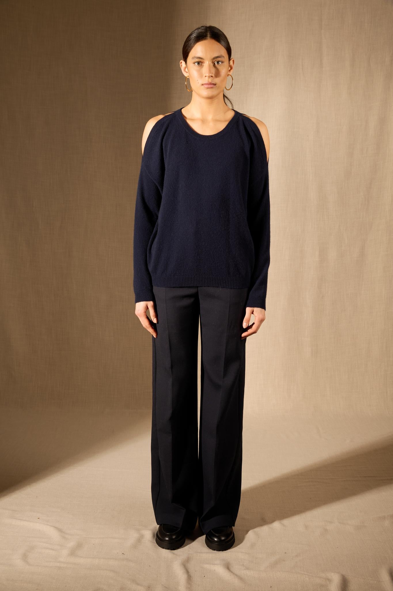 POKA pull col rond fentes épaules navy 100% cachemire