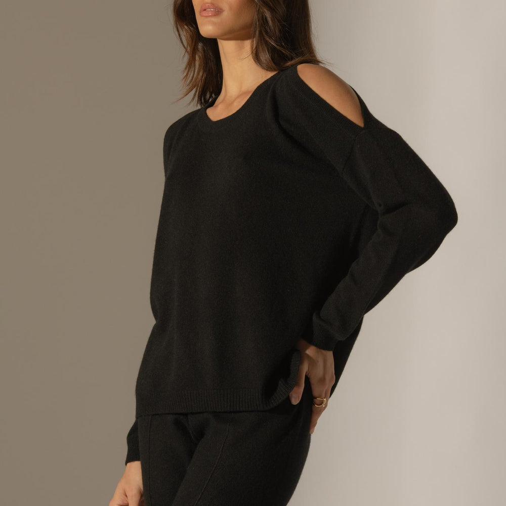 POKA pull col rond fentes épaules noir 100% cachemire