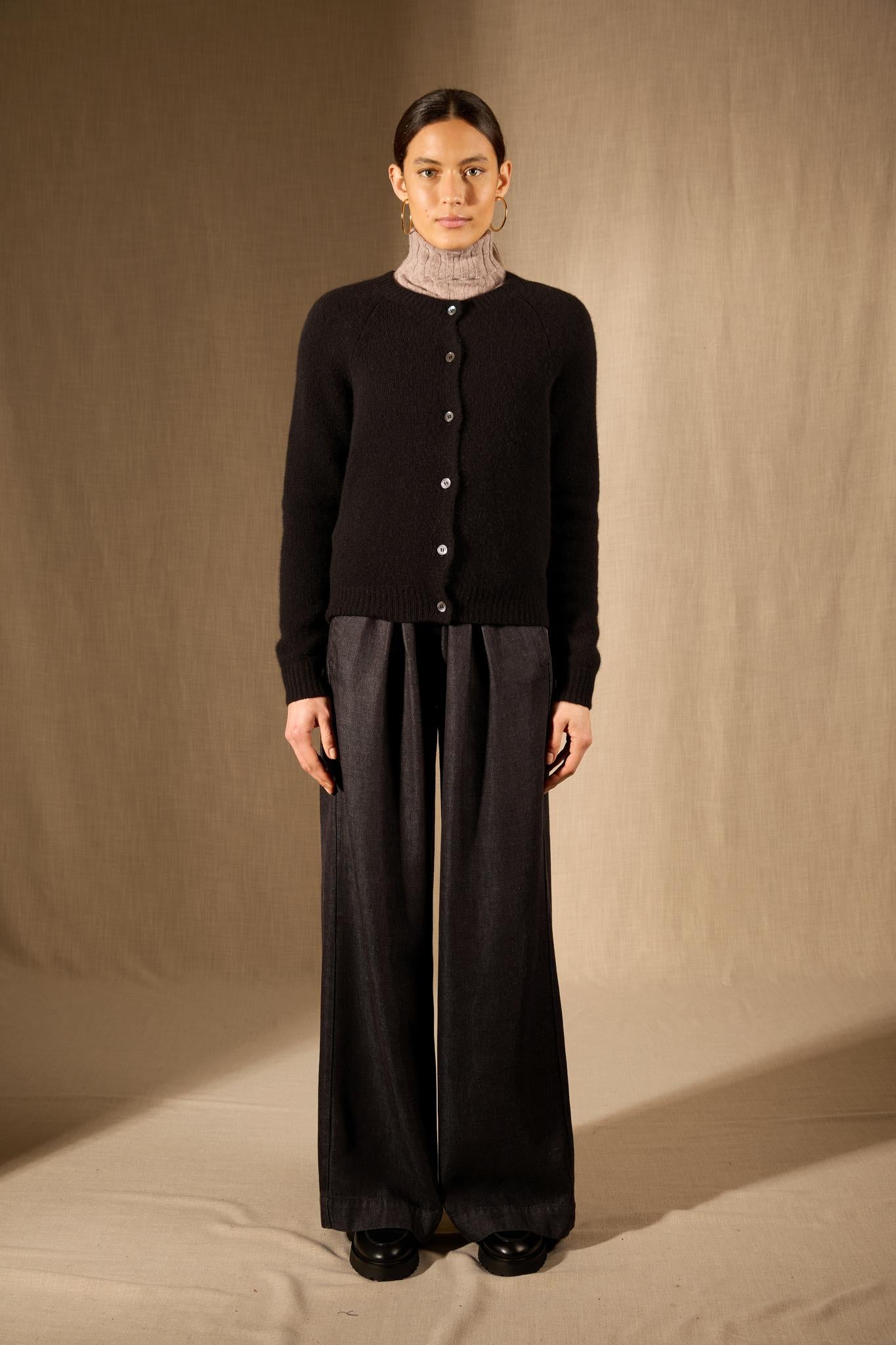 RABTEN cardigan col rond 8 fils noir 100% cachemire