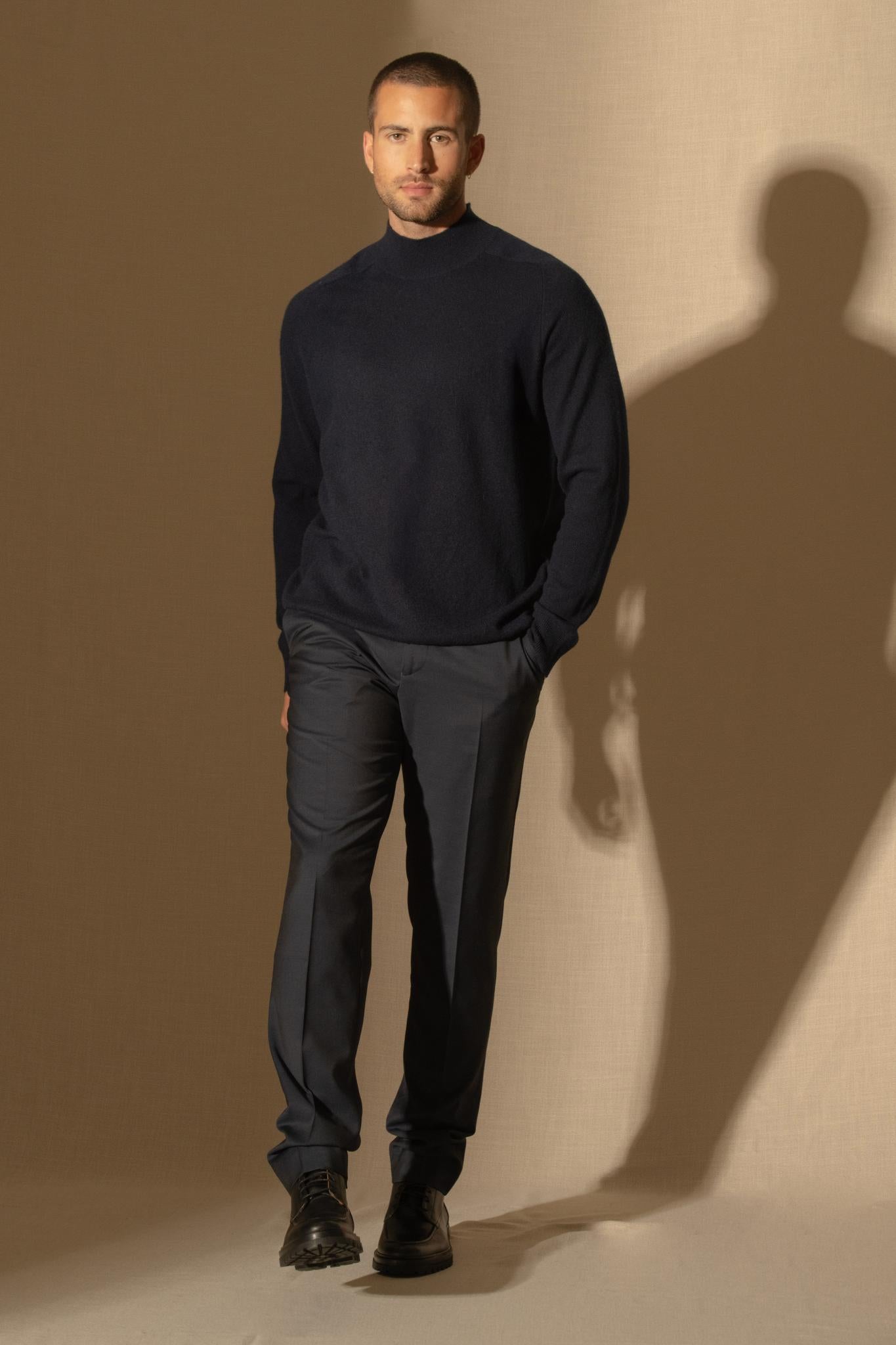 RAPHAEL pull col montant navy 100% cachemire