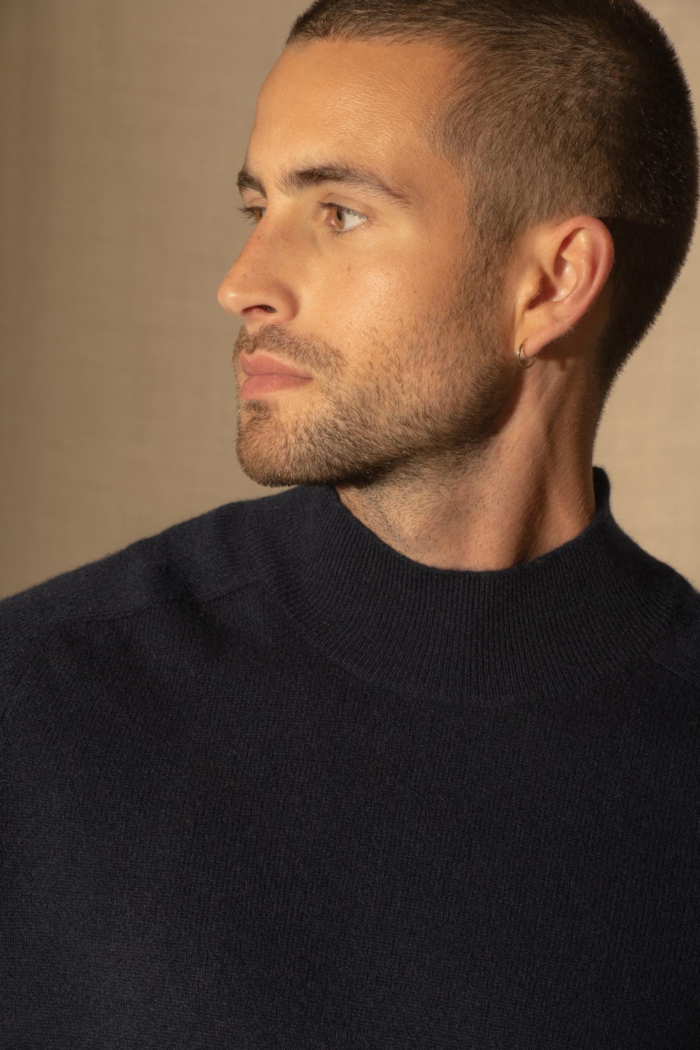 RAPHAEL pull col montant navy 100% cachemire