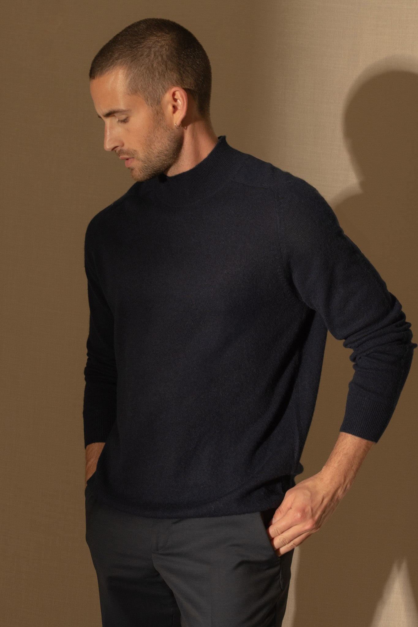 raphael pull col montant navy 100% cachemire