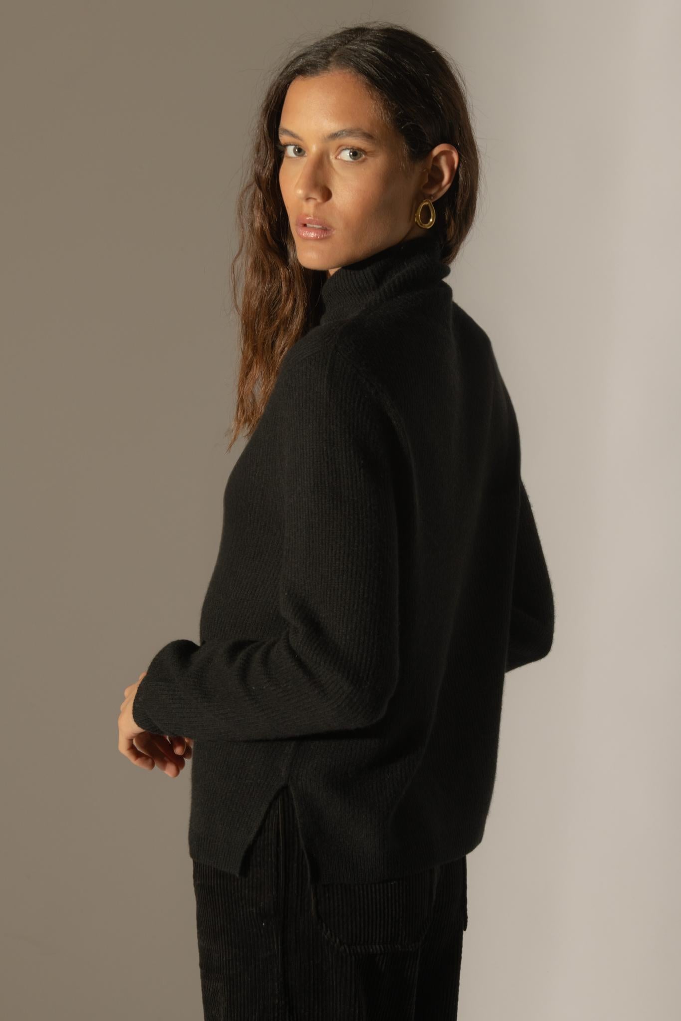 RUBY pull col montant noir 100% cachemire