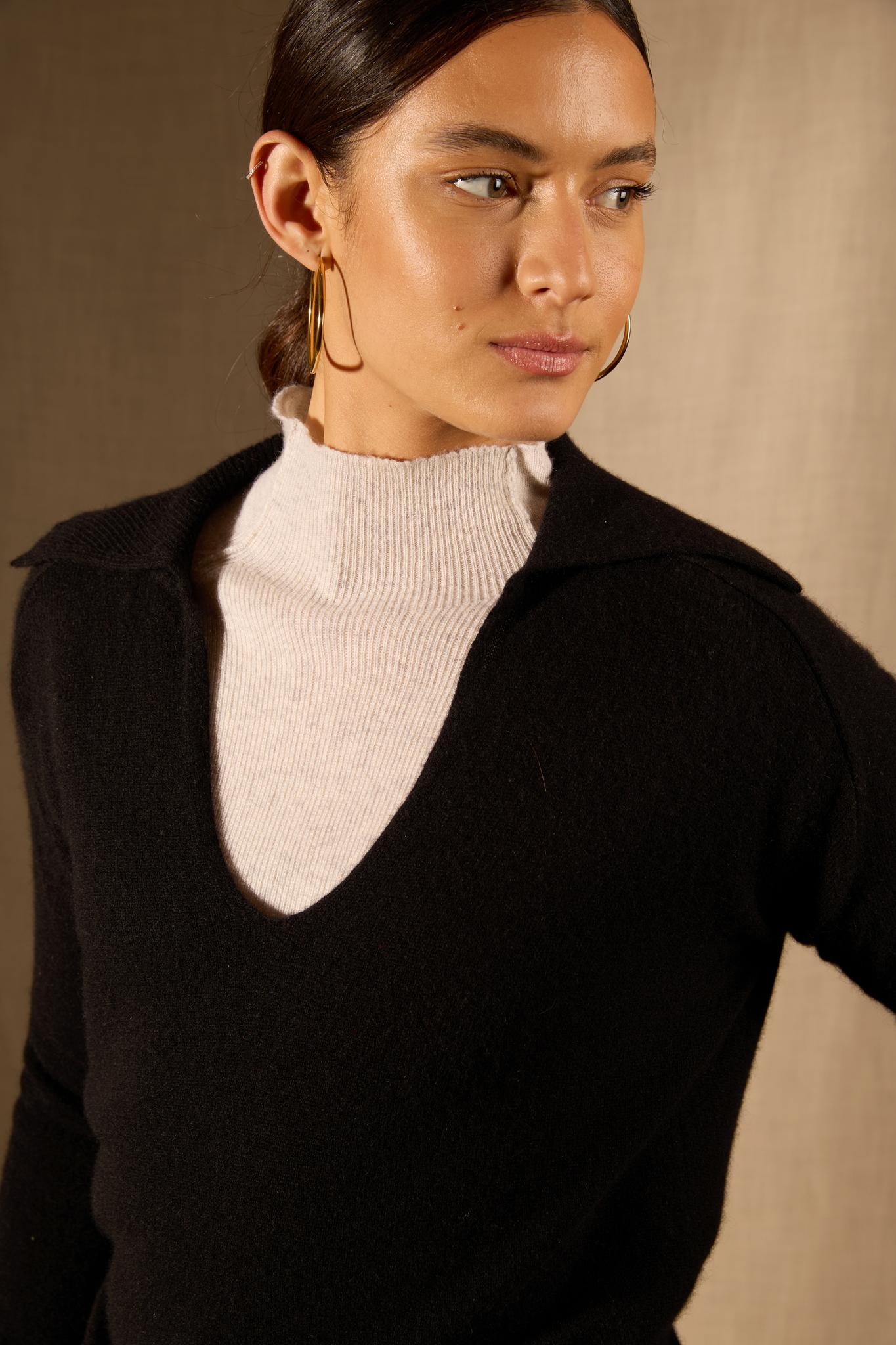 Rosalie polo col v croisé noir 100% cachemire
