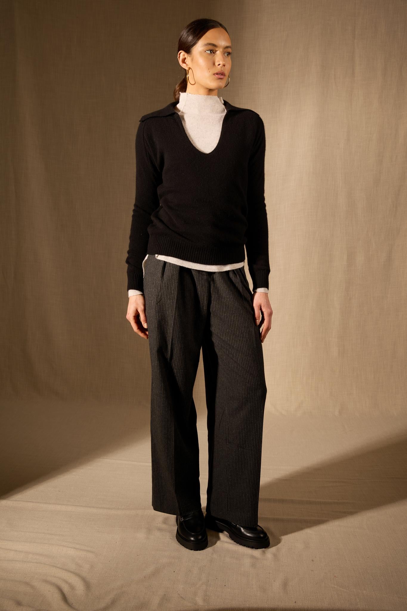Rosalie polo col v croisé noir 100% cachemire