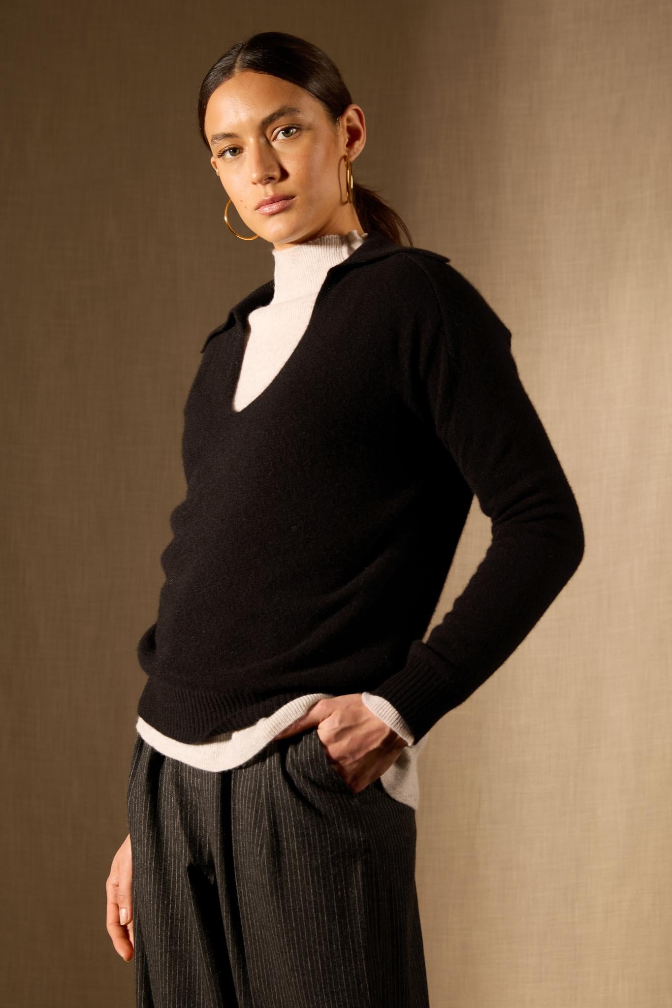 Rosalie polo col v croisé noir 100% cachemire