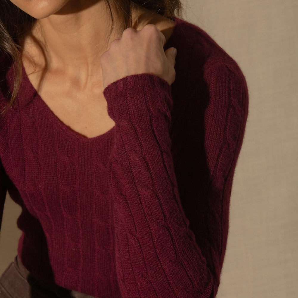 SALOME pull col v 4 fils bordeaux 100% cachemire