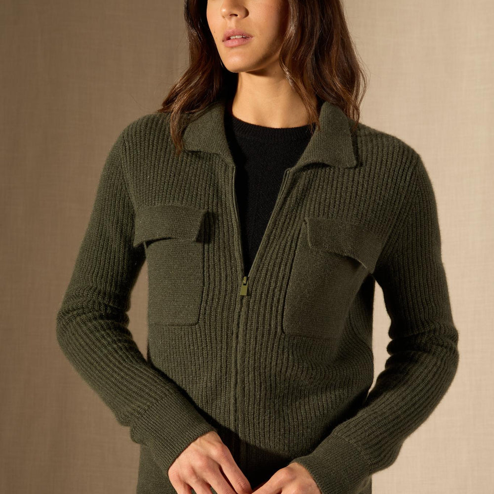 SARA veste courte zippée col chemise 4 fils kaki 100% cachemire