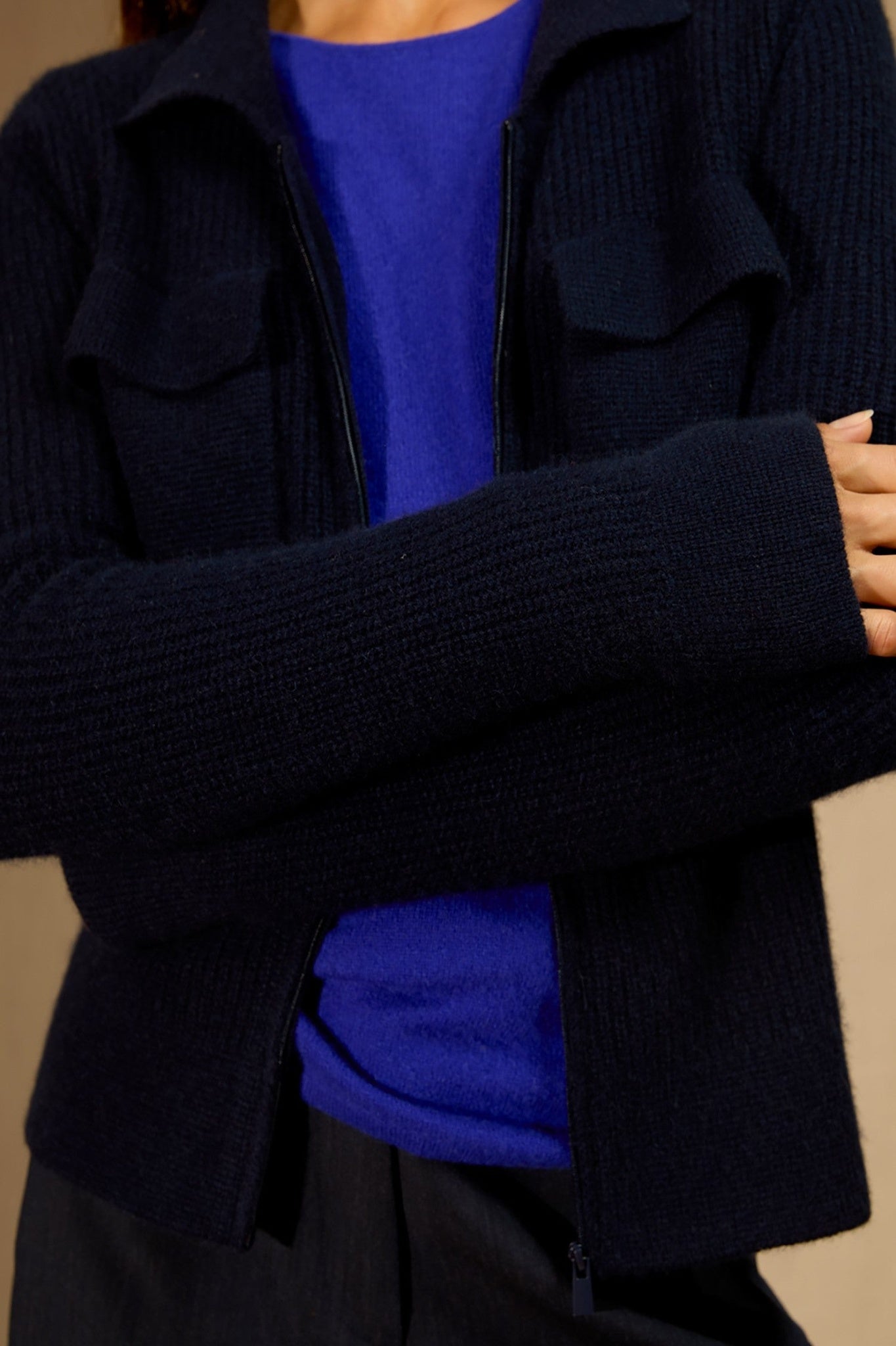 sara veste courte zippée col chemise 4 fils navy 100% cachemire