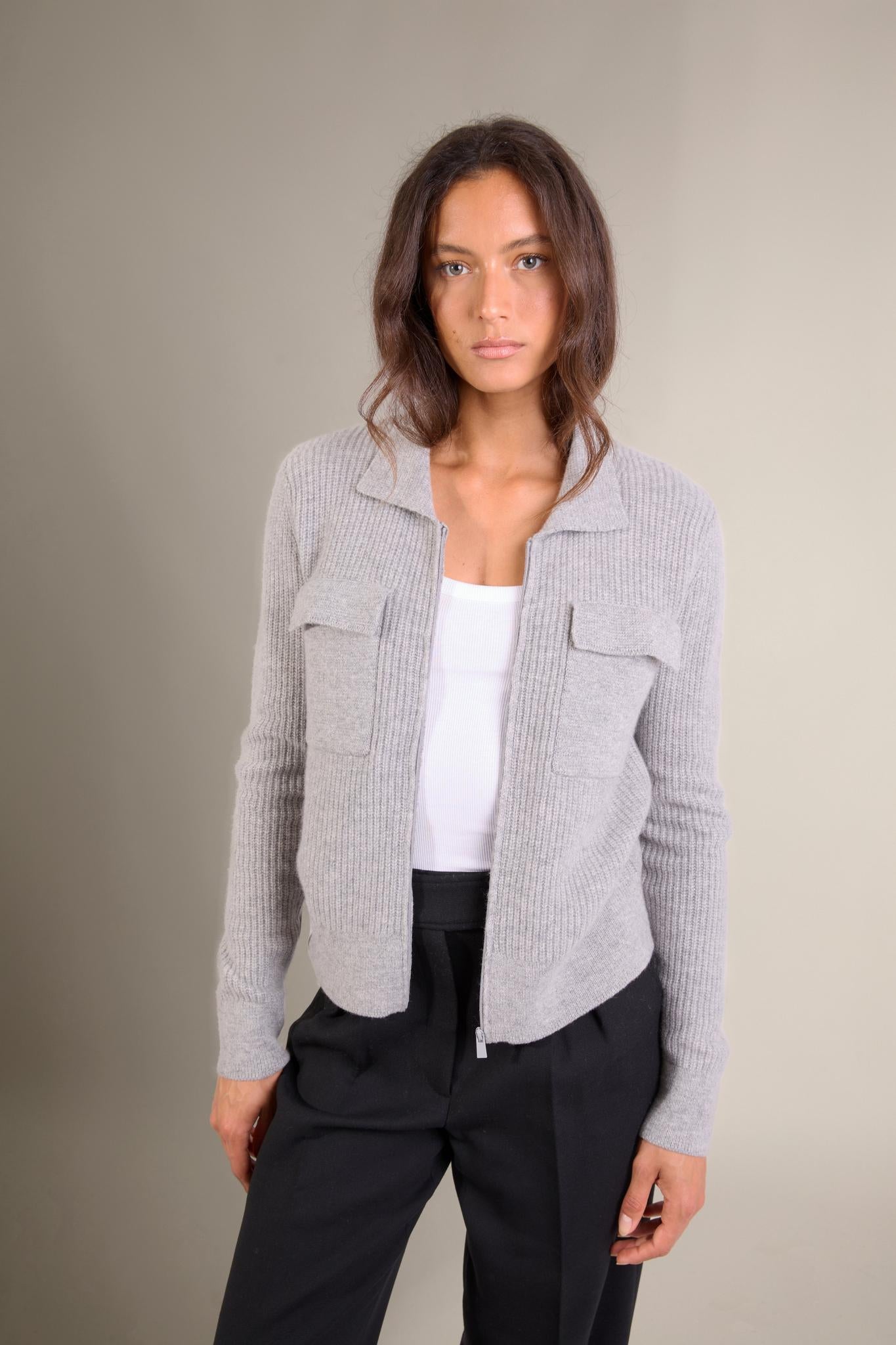 SARA veste courte zippée col chemise 4 fils nuage chiné 100% cachemire