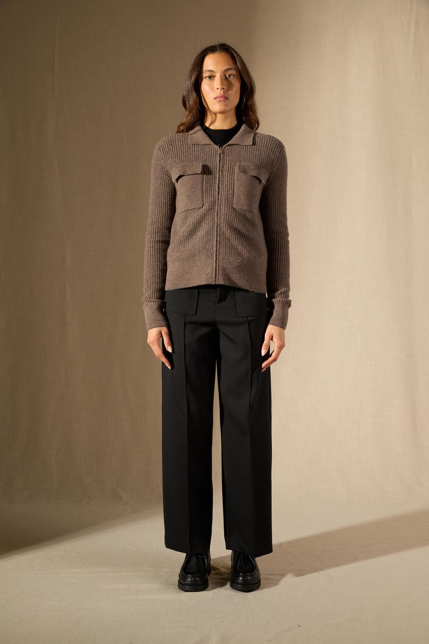 SARA veste courte zippée col chemise 4 fils taupe chiné 100% cachemire