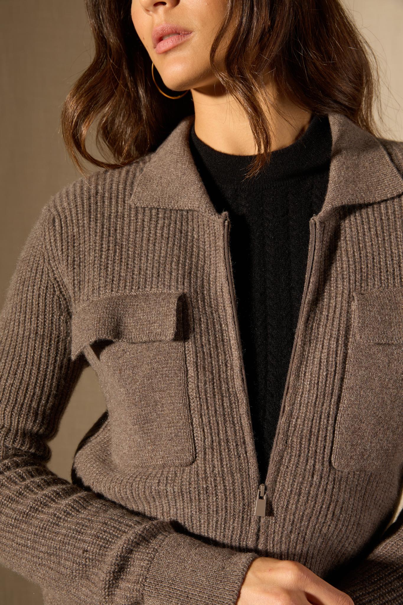 SARA veste courte zippée col chemise 4 fils taupe chiné 100% cachemire